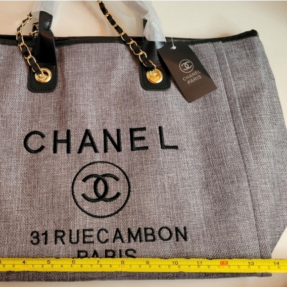 🎄🎁 CHANEL Deauville Two-Way Tote Bag, GWP, New! 🎄🎁 - Picture 7 of 10